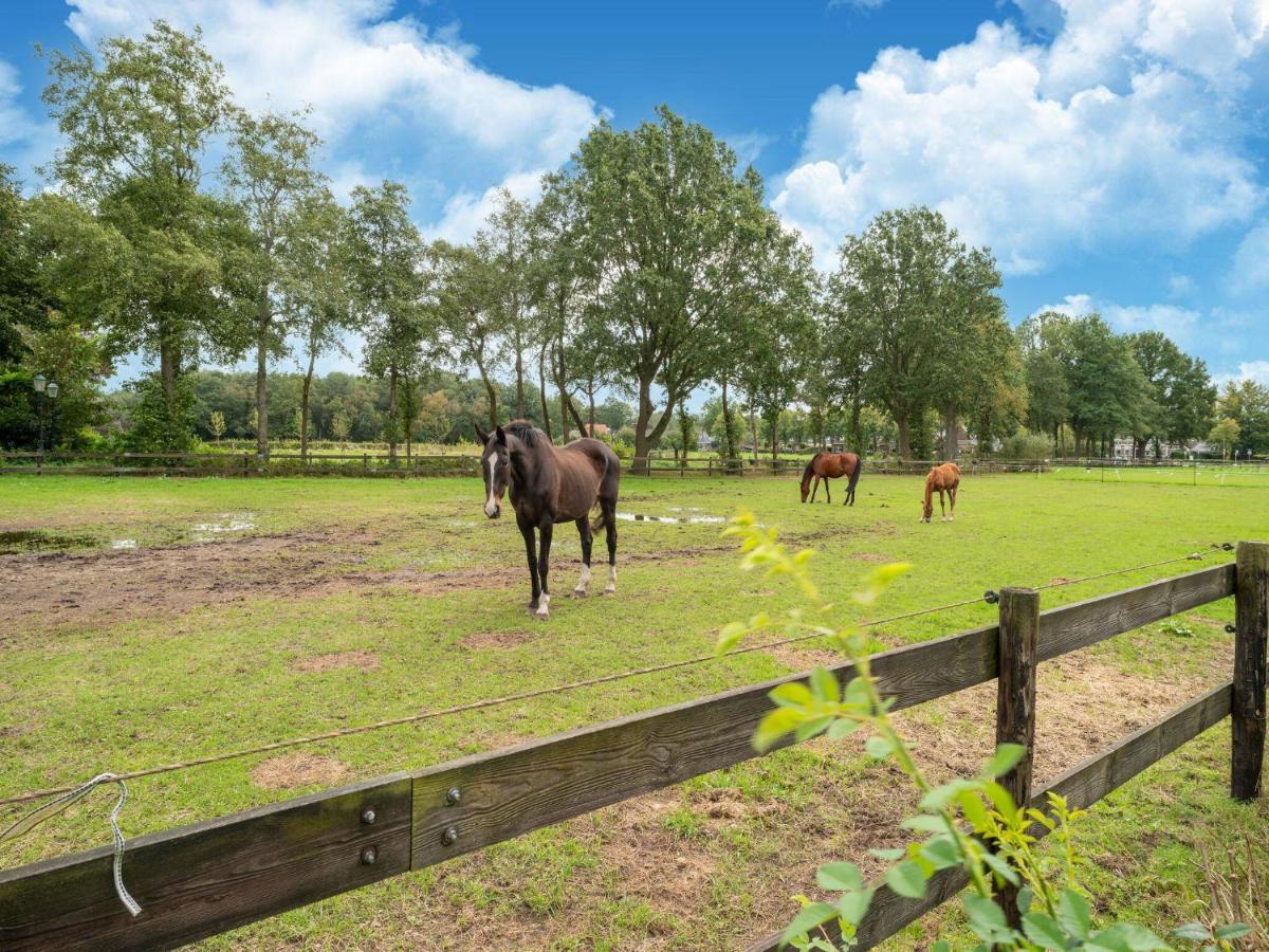 Monumental Holiday Home In Ijhorst Eksteriør billede